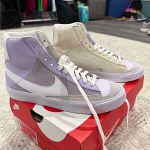 Nike High-Top Sneakers in Purple and Beige